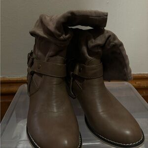 Women’s Tan Western Style Boots, size 7 1/2, New, Never Worn
